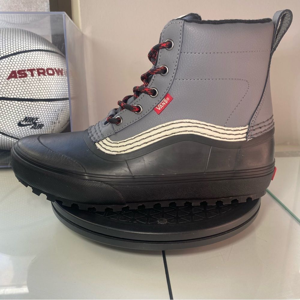 🆕 Vans Standard Mid Snow MTE 'Grey/Black' - Picture 10 of 10
